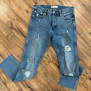 Gap Distressed High Rise Slim Straight Jeans Size 27R
